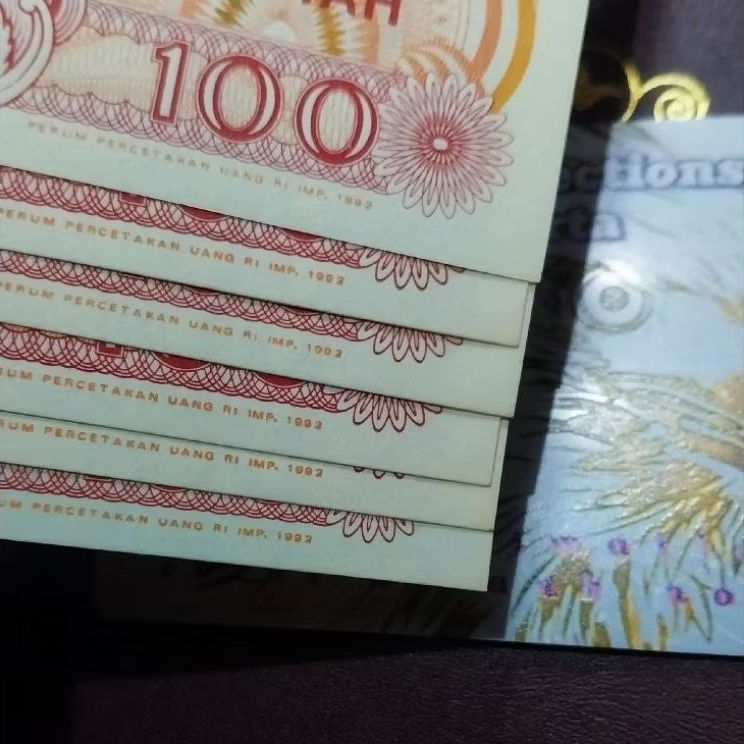 Uang kuno 100 rupiah pinisi 1992/1992