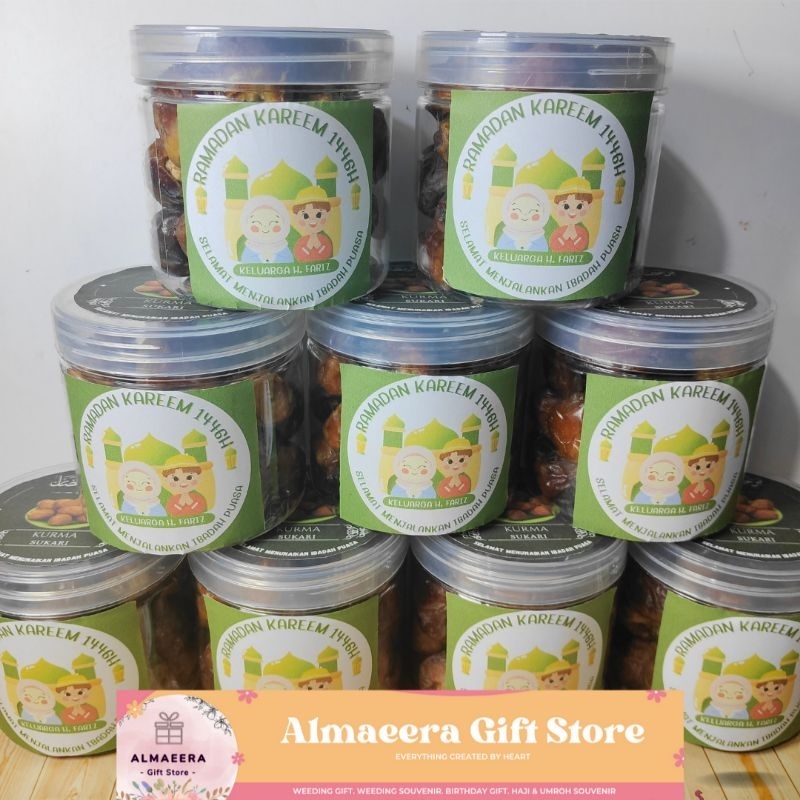 

KURMA SUKARI 250 GR | CUSTOM STIKER UNTUK SOUVENIR DAN HADIAH | KURMA SUKARI PREMIUM MURAH