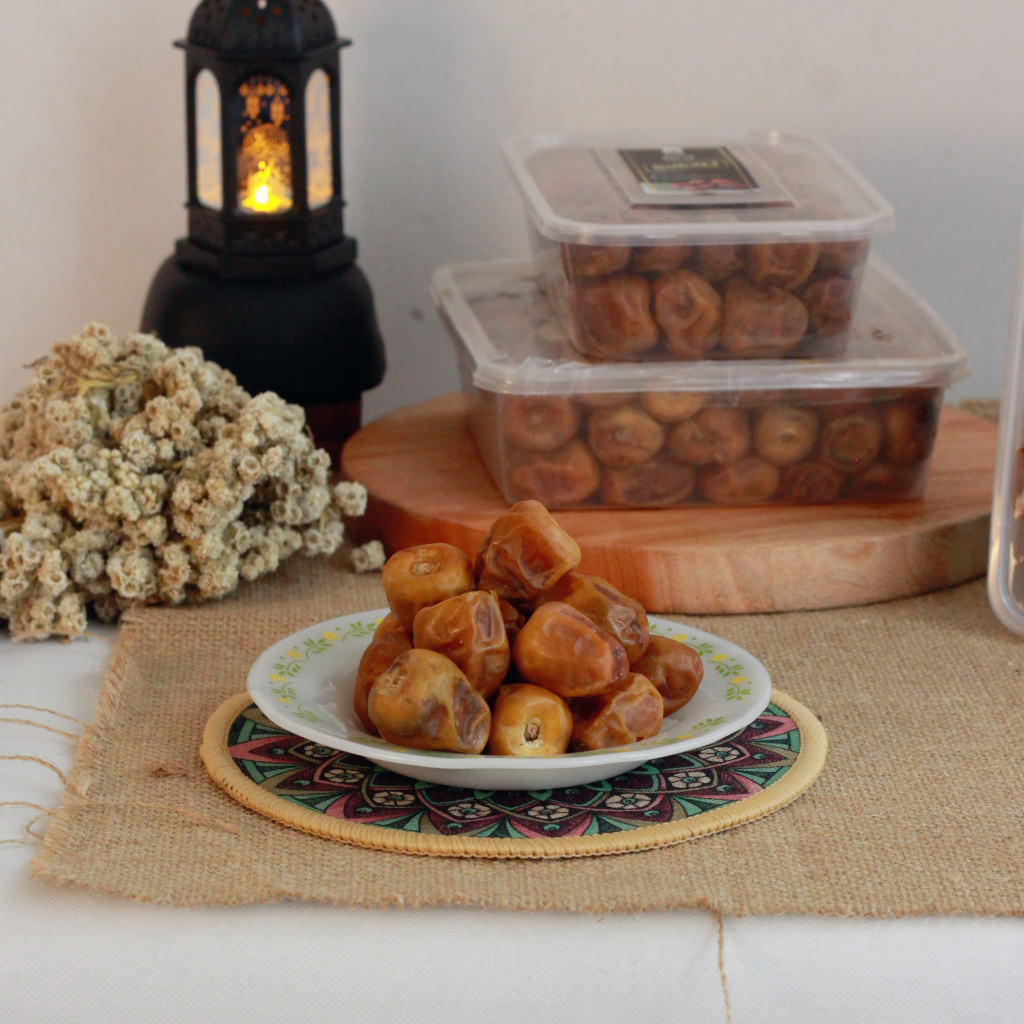 

Kurma Sukari Al Qassim Basah Premium / Oleh oleh haji umroh eceran