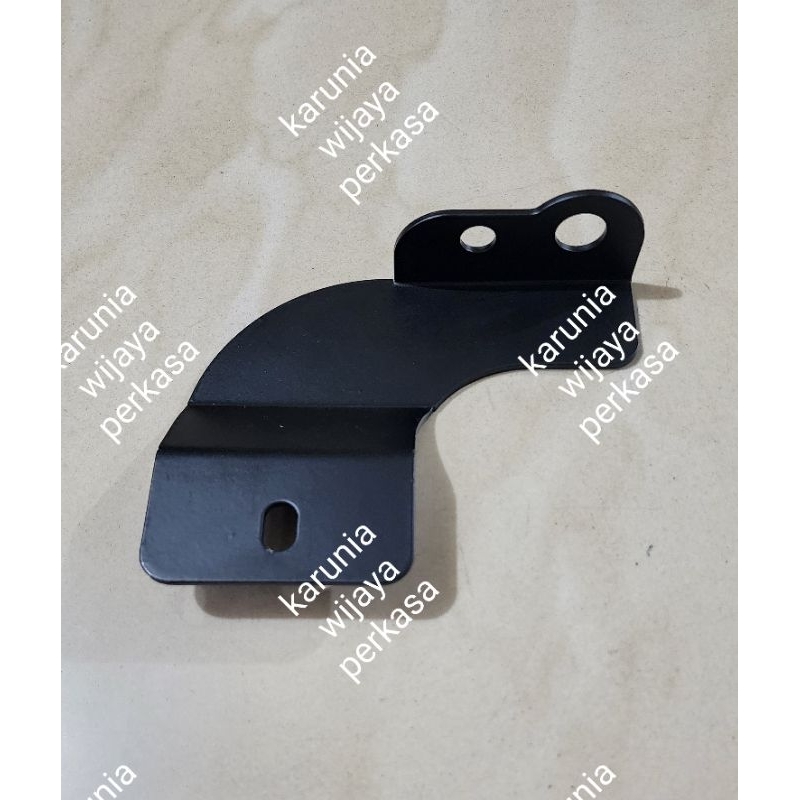 BRACKET ANTENNA PINTU BELAKANG/BAN SERAP SUZUKI JIMNY JB74