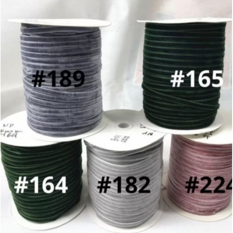 

1 YARD - UK 9MM NP / PITA VELVET IMPORT / PITA BELUDRU