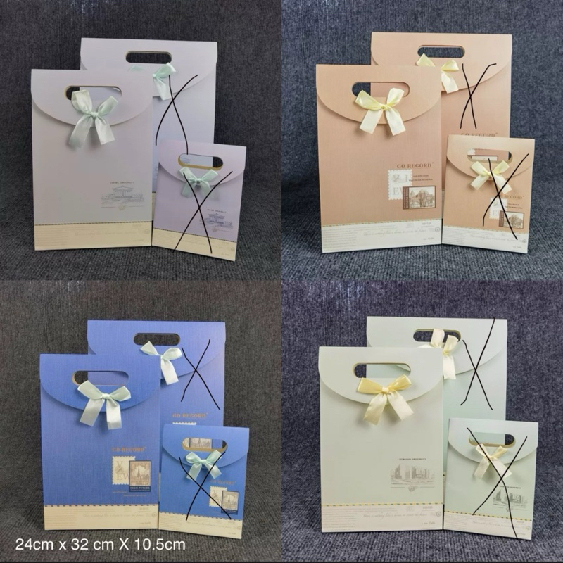 

Paper Bag Pita Elegan - Tas Kado / Souvenir / Hadiah / Pembungkus Kado Ukuran (L - 24x32x10.5 cm)