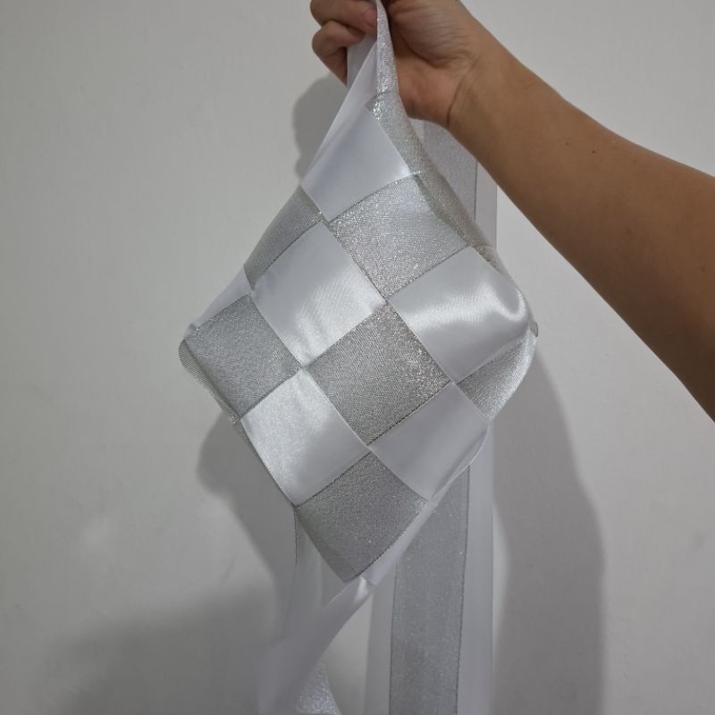hiasan ketupat hias pita ketupat besar ketupat jumbo hiasan lebaran ketupat putih silver harga 1 pcs