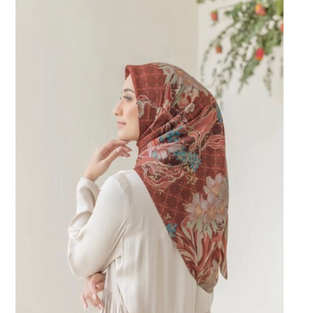 NEW La Carta Scarf by Heaven Lights X Mega Iskanti