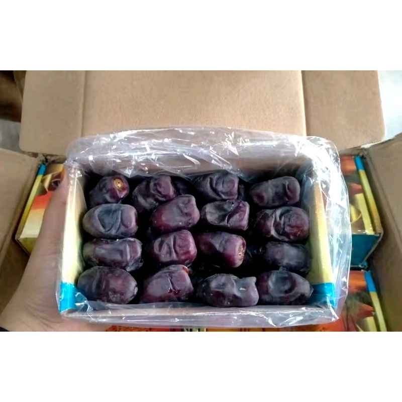 

KURMA ANGGUR MADU AL SAMIRA