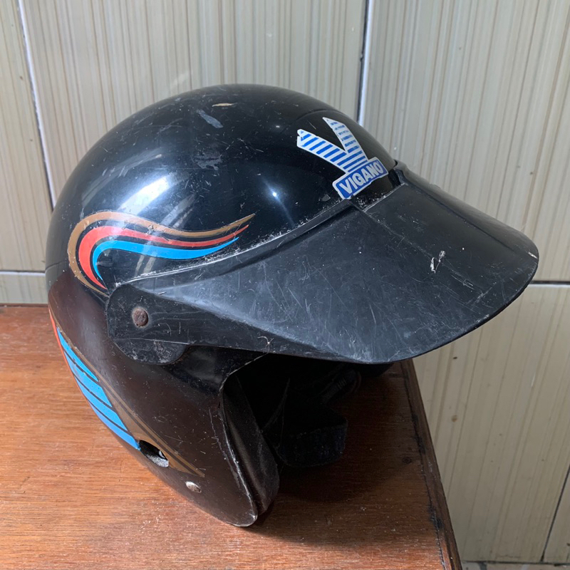 helm vigano bahan