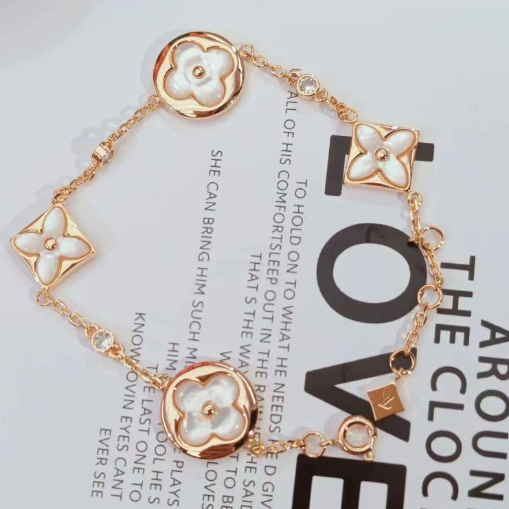 Dream Of Destiny Gelang Tangan Wanita Titanium Aksesoris Lv