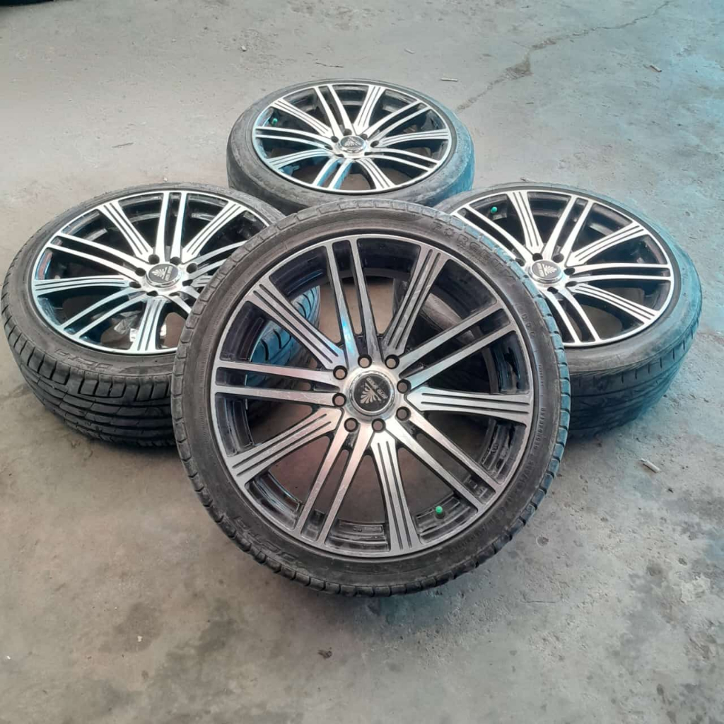 VELG MOBIL BEKAS SEKEN AUTO SPEED RING 17 LEBAR 7,5 PCD 8X100/114 ET45 B/P +BAN 205 45 R17 VELG UNTU