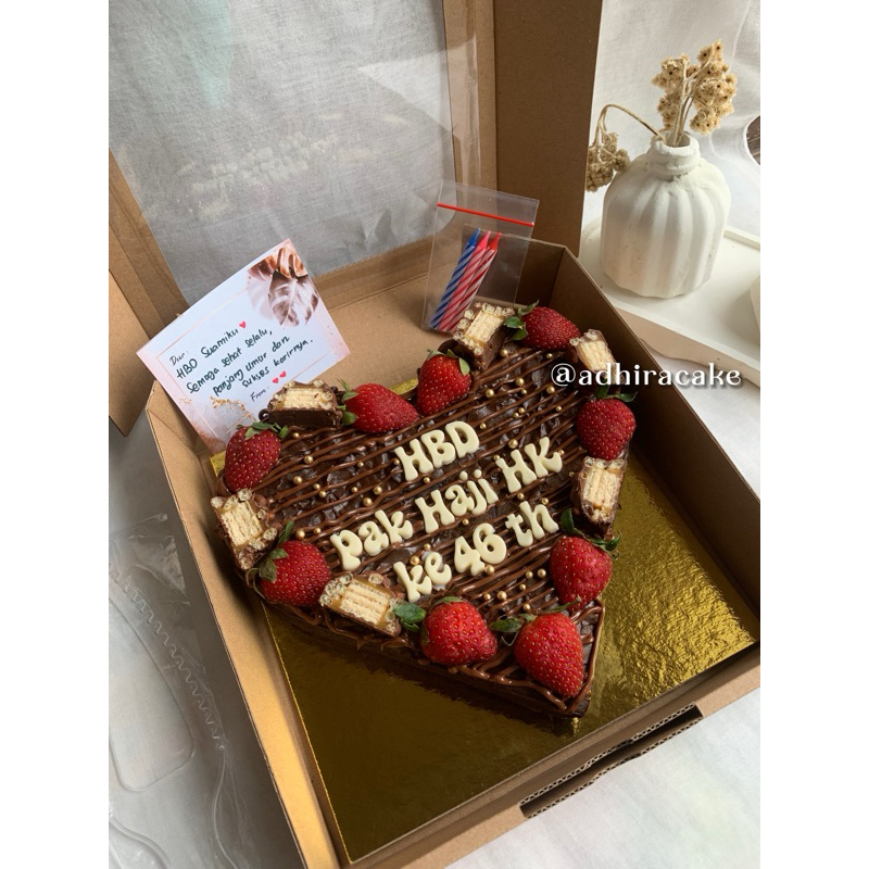 

GlamBrow Heart by Adhira Cake (TIDAK PO) / Brownies Premium Medan