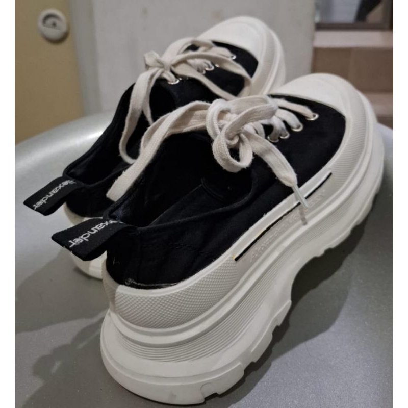 (PRELOVED) Sepatu Alexander Mcqueen Size 36