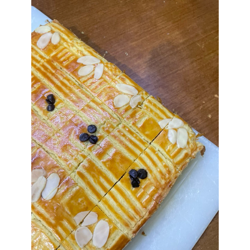 

LEKKKER HOLLAND / BOTERKOEK DENGAN SELAI NANAS