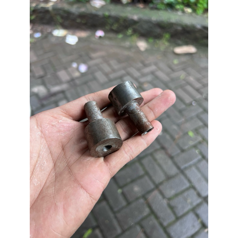 DUDUKAN SEKOK SHOCK BELAKANG ATAS HONDA CB GL MEGAPRO