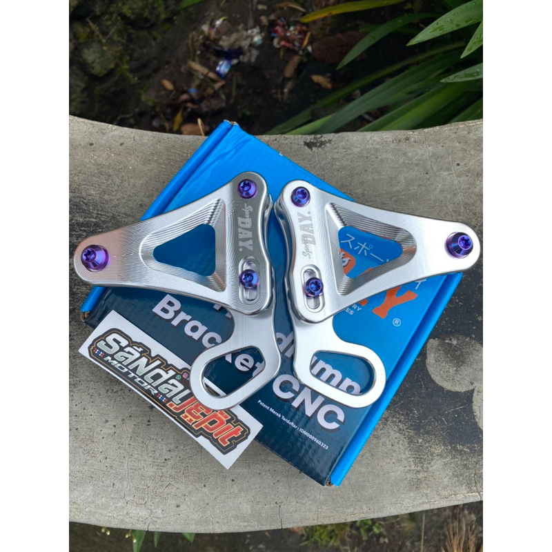 KUPINGAN LAMPU NINJA SS CNC DAY SET BAUT TITANIUM GR5 VIETNAM KUPINGAN LAMPU CNC NINJA SS SET BAUT T