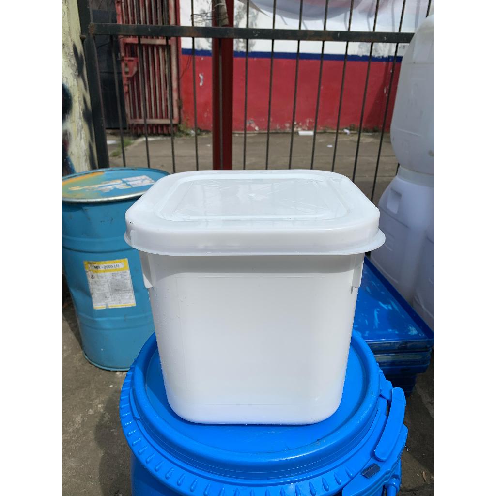 Ember Es Krim Kotak biru 8 liter/ember ikan cupang 8 kg
