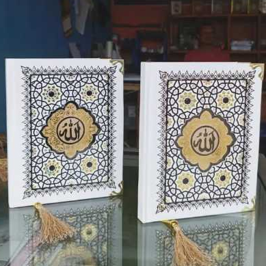 

Buku Yasin Costume, Isi 144,176, 192 HVS/Art Paper FUL AKSESORIS