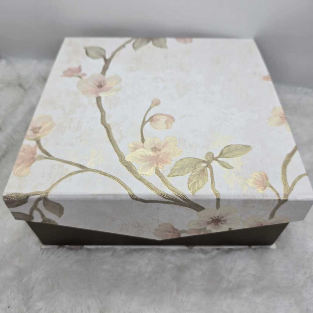

Box MD 25x25x10cm / Kotak lapis legit / kue kering / Hamper Imlek