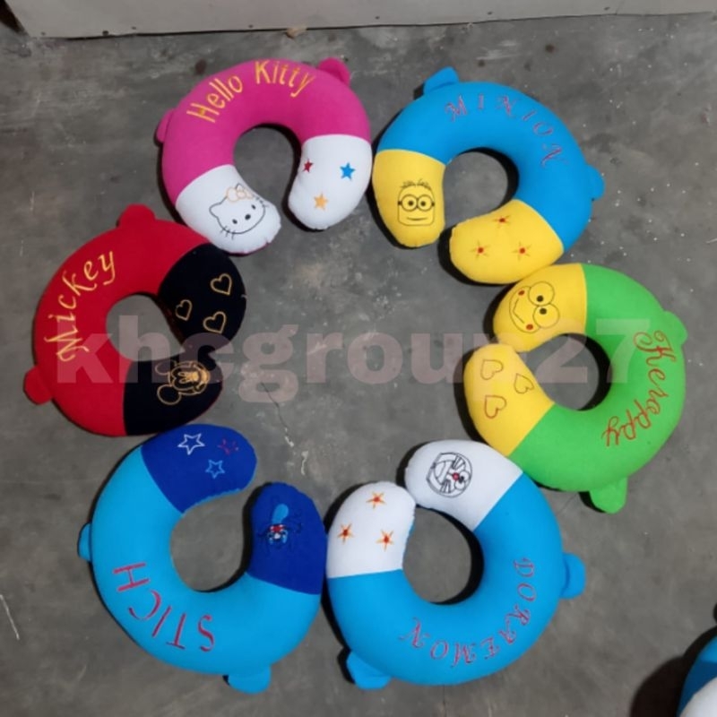 bantal leher anak karakter Doraemon/hello Kity/Micky/minion/hiu shark/bt 21
