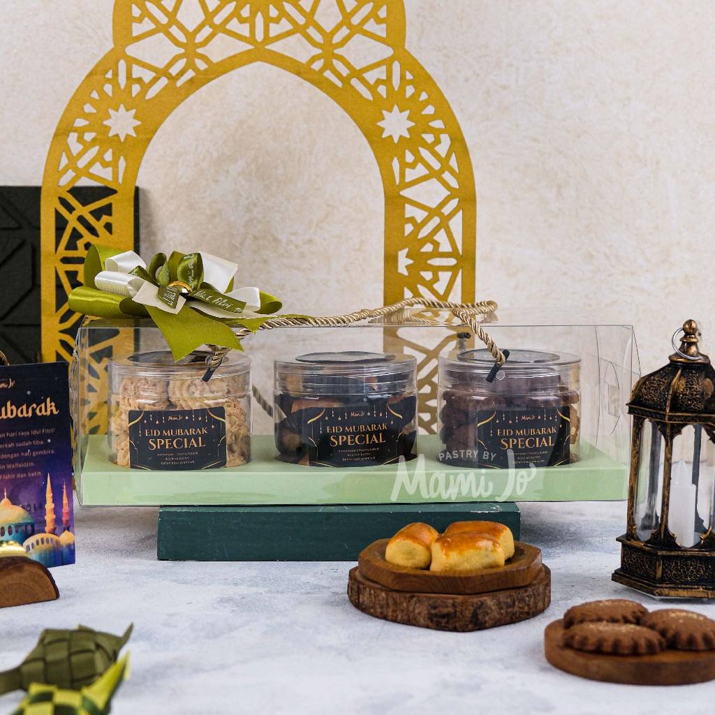 

SEDA - Hampers Lebaran Eid Mubarak Wisman Premium Kurma Nastar Premium Coklat Kukis
