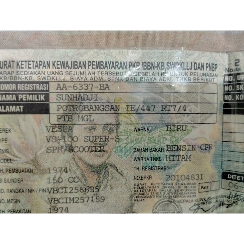 

kertas vespa super warna biru