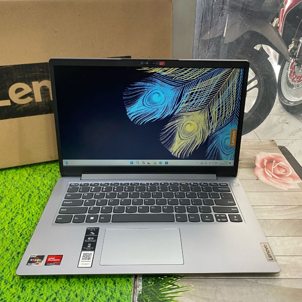 New Lenovo Ideapad Slim 3 Ryzen 3-3250U 8GB 512GB 14" FHD Windows 11