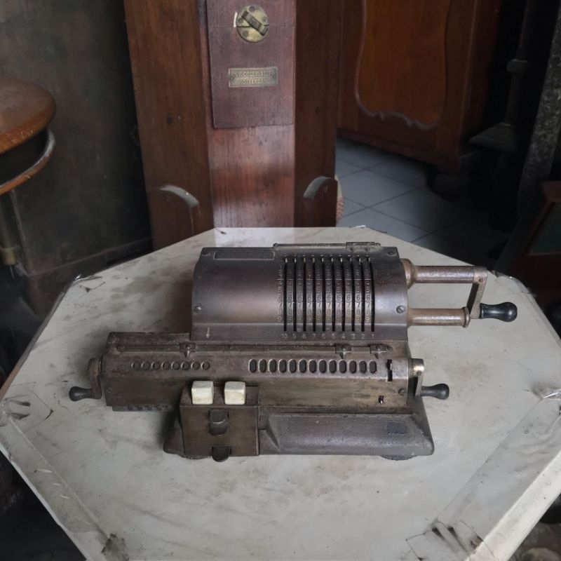 

Kalkulator Mekanik Besi Original Odhner Made in Sweden Antik Lawas