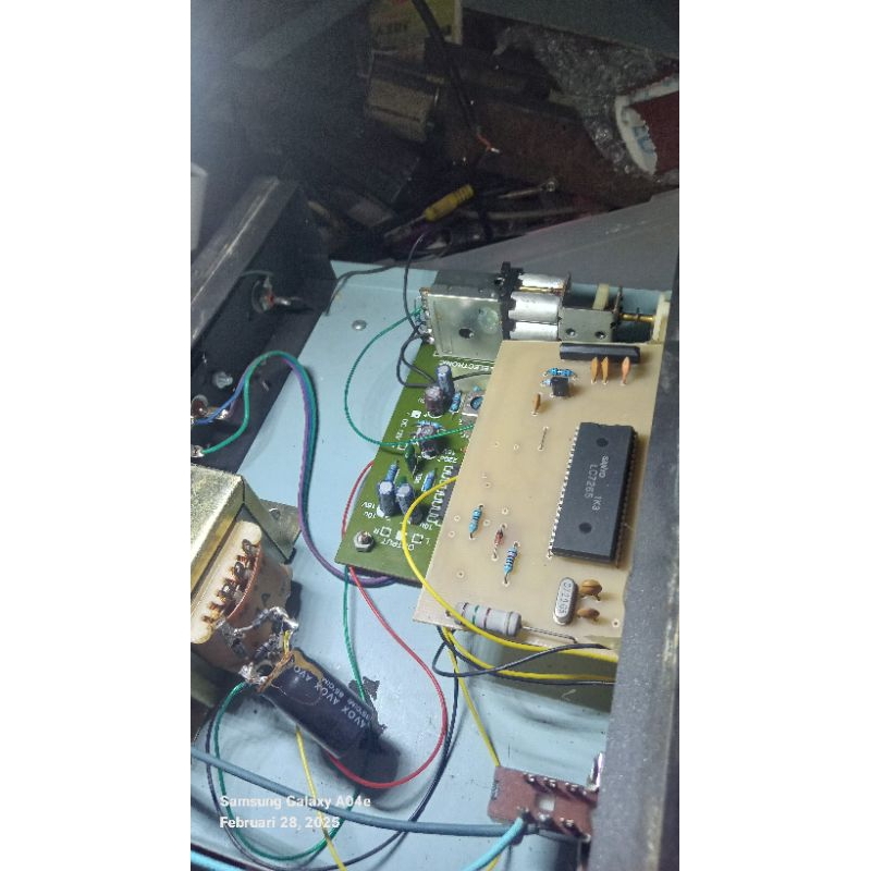 radio tuner fm plus counter frekuensi