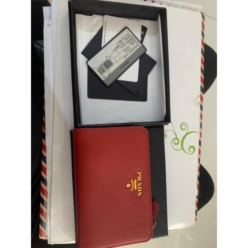 prada wallet