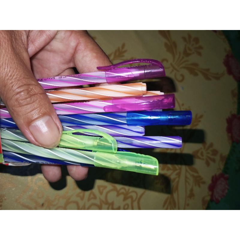 

pulpen ulir murah meriah warna random tinta hitam