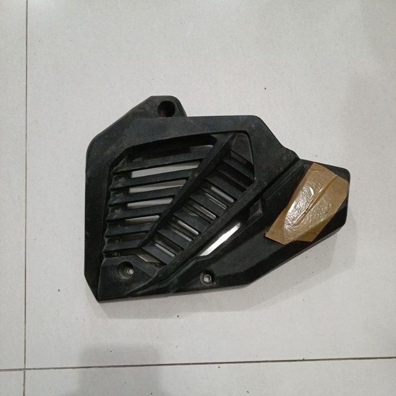 Tutup Radiator Vario 150 ,original,bekas copotan