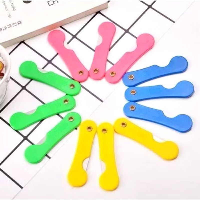 

CUTTER LIPAT MINI / PISAU LIPAT KECIL / SILER CUTER WARNA - WARNI