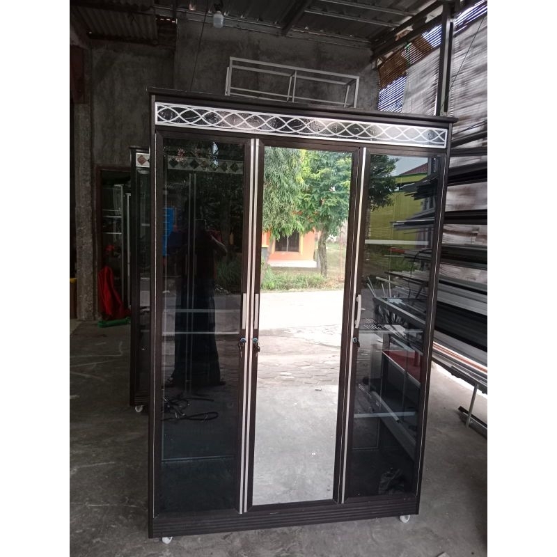 lemari pakai alumunium 3pintu/lemari baju alumunium 3pintu