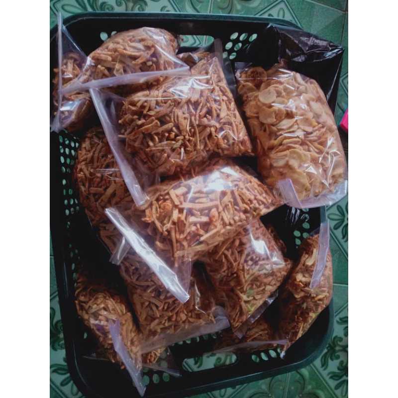 

BASRENG KERING STIK PEDAS DAUN JERUK BERAT 1KG