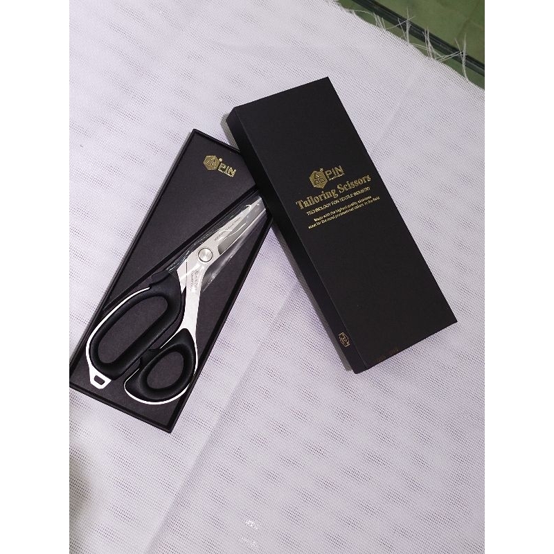 

Gunting Bahan | PIN Highest Quality| Tailoring Scissors