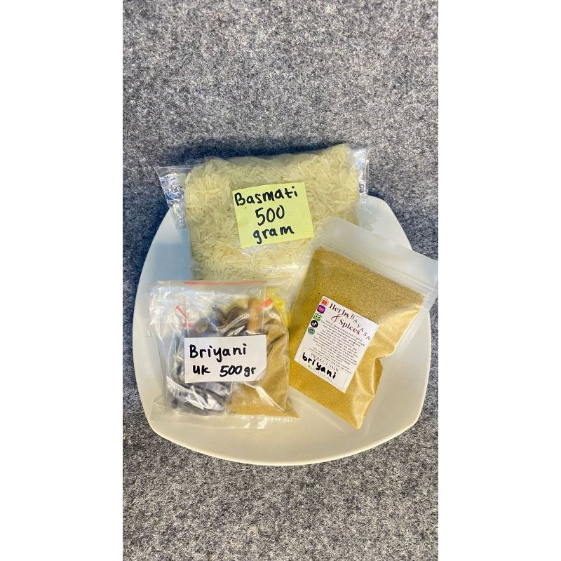 

Beras Basmati 1kg + Bumbu briyani dan Rempah