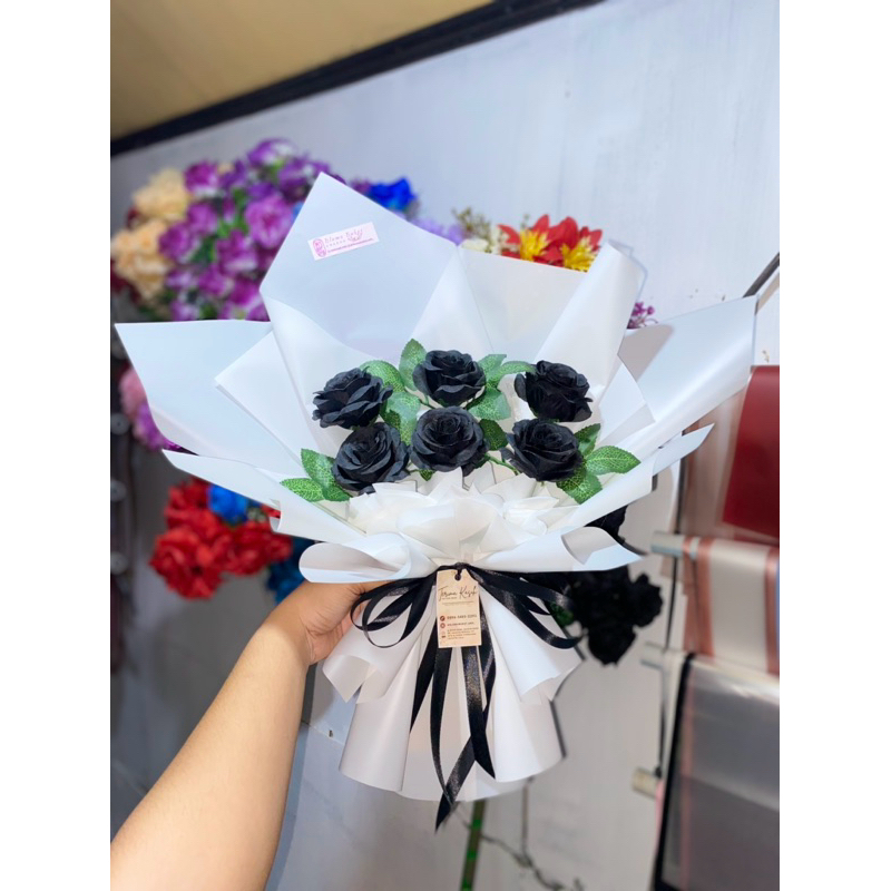 Buket bunga|Bunga Hitam Kertas Putih