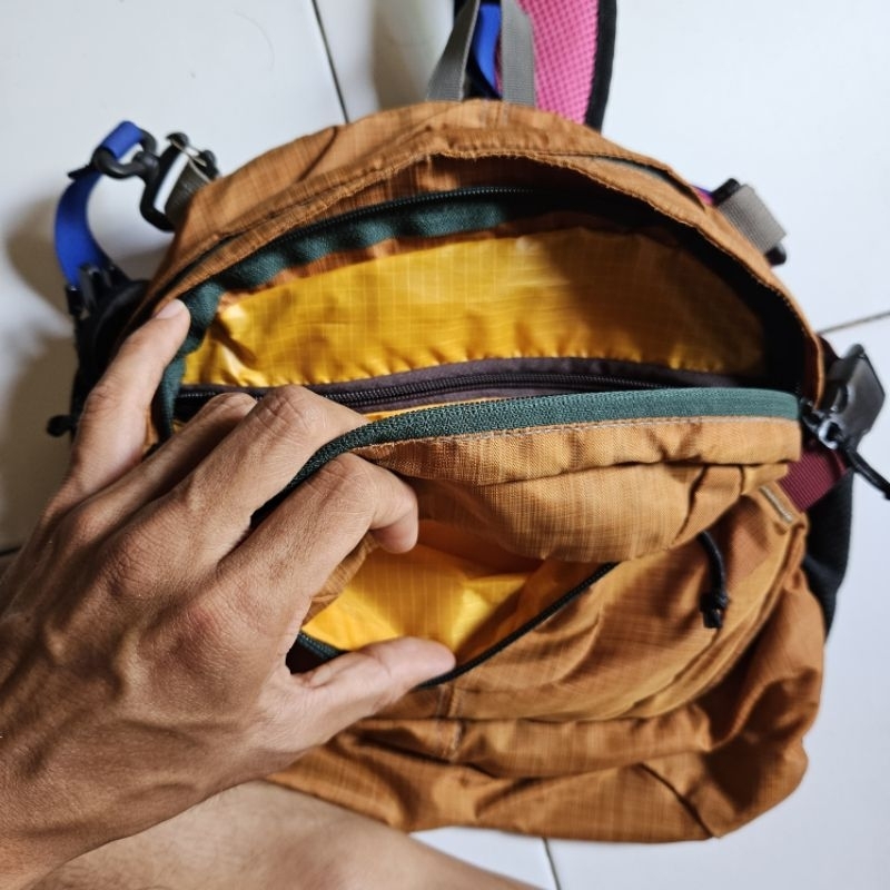 Tas Selempang / Waist Bag Blackyak Preloved