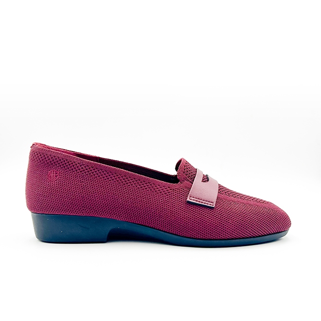 Hush Puppies Sepatu Flat Wanita Arletta Maroon