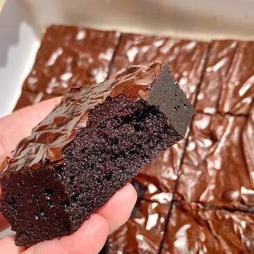 

Brownies Fudgy Lumer Snack, Dessert, Gift Wisuda/Anniversary, Souvenir, Hantaran, Ater-Ater Premium