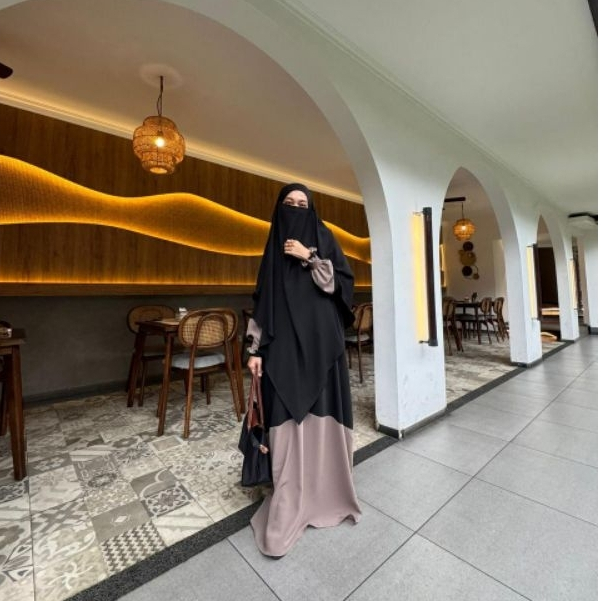 BRSYARI RAUDHA Abaya Set Gamis Umroh Mina Mazen Anti UV