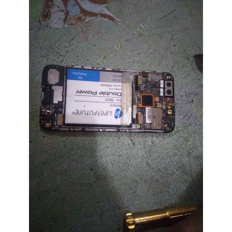 xiaomi mi a1 minus gada batre aja,lcd normal