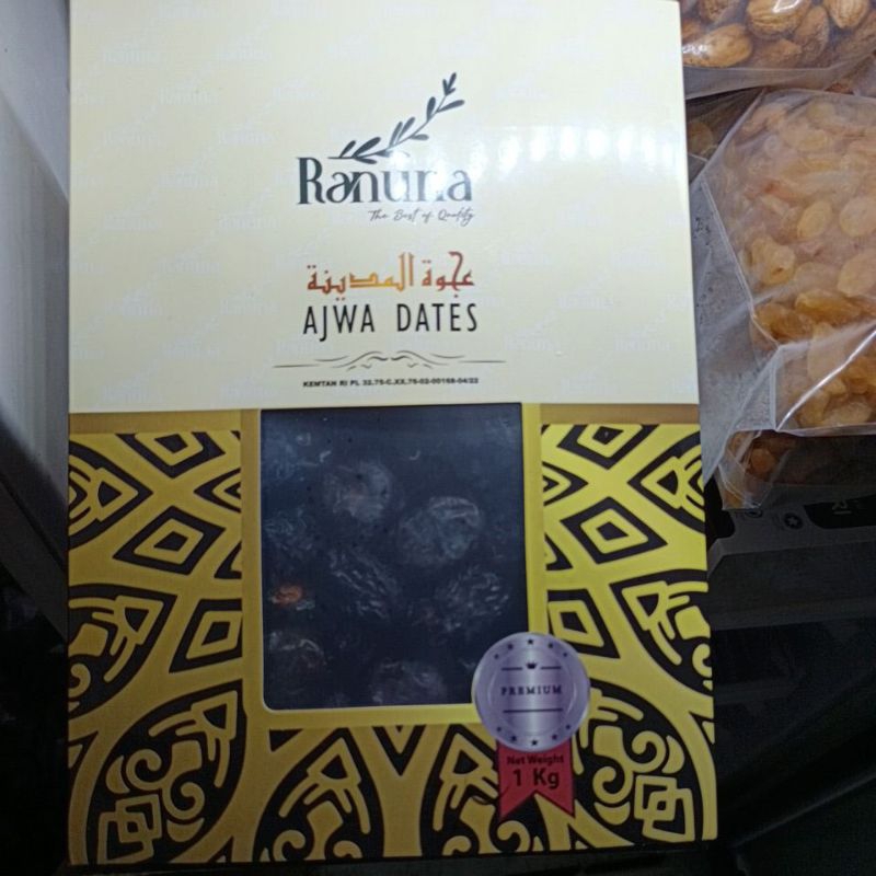

Kurma Ajwa merk Ranuna kemasan 1kg