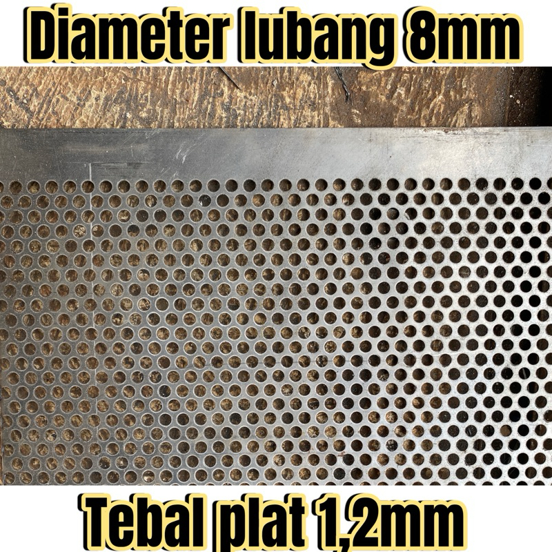 Plat besi lubang 8mm , tebal plat 1,2mm. ukuran tersedia mulai 20x120cm