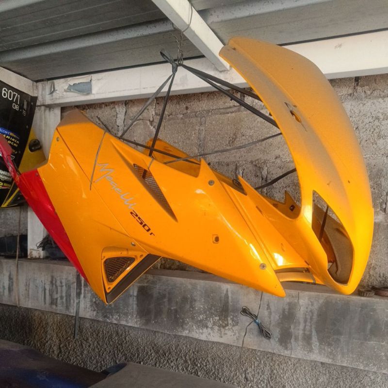 Fairing set MINERVA MX 250 :MEGELLI 250 R RE RV bodi tengah ; mx250 250R 250RE gen 1 - 2 body part