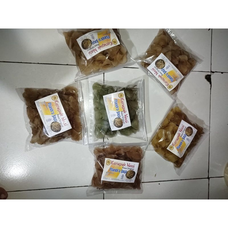 

kerupuk nasi mentah