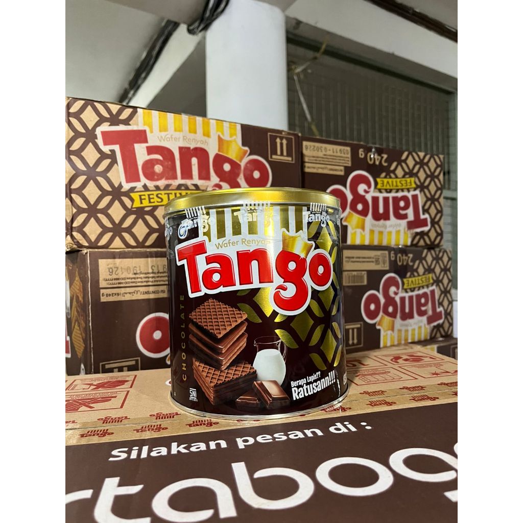 

[240gr] S137 | TANGO Wafer Renyah Kemasan Kaleng 240gr | Tango Wafer Coklat Kaleng 240gr | Kue Lebaran