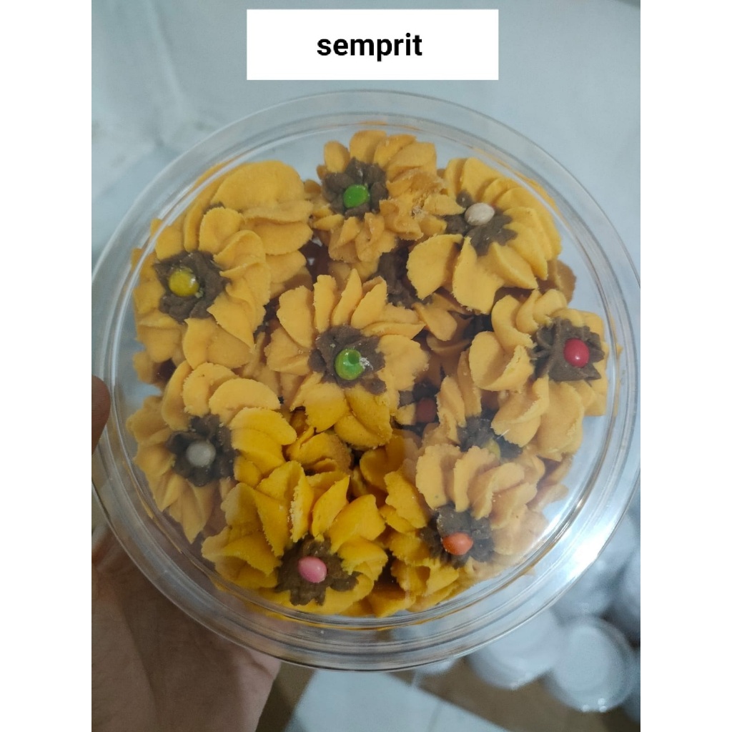 

Kue Semprit Home Made