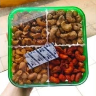 

Kacang Mede Matang Premium Toples Sekat 4 Rasa Kacang Mete