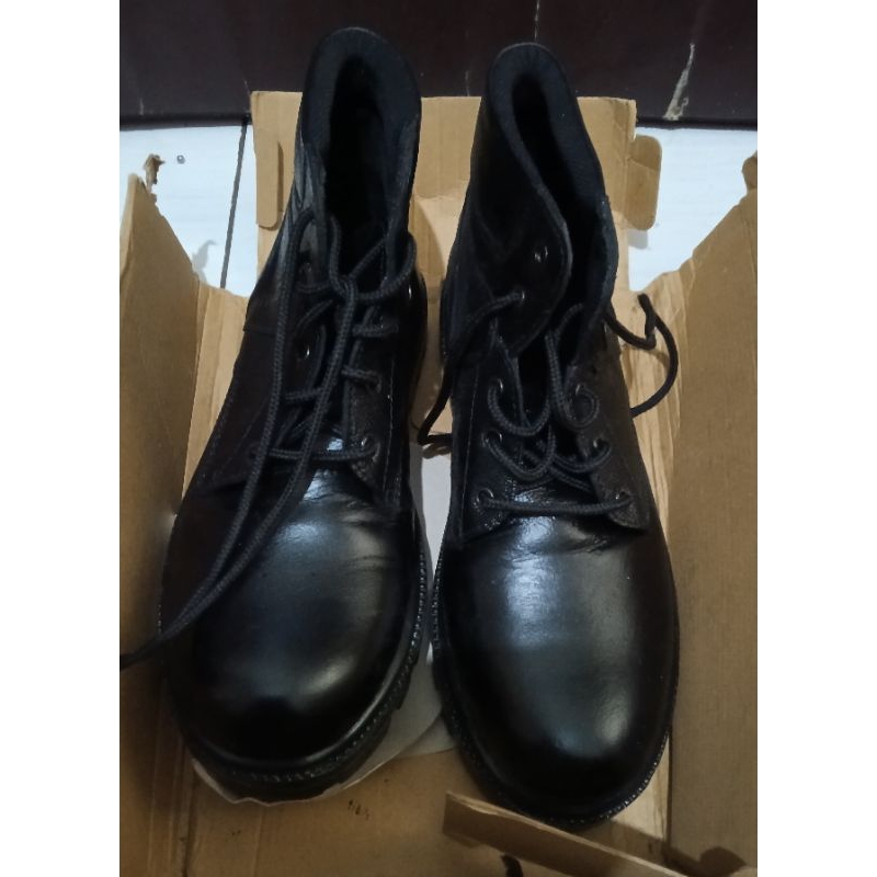 PRELOVED (BACA DESKRIPSI) Sepatu kulit Boots docmart Safety Boot y2k gothic Kulit Pria wanita King R