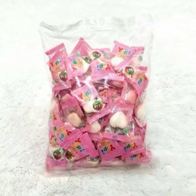 

Yupi Heart Strawberry
