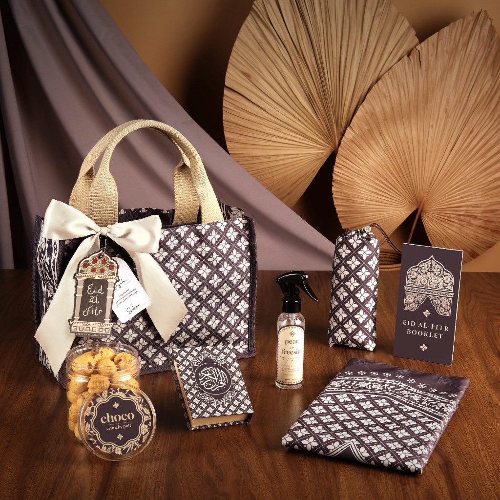 

Hampers IDUL FITRI Premium Gift Box Elegan untuk Hadiah Spesial LEBARAN Paket Almadeera